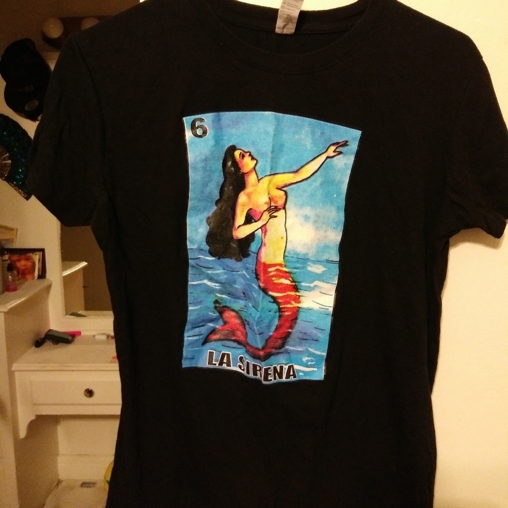 Woman graffic tee